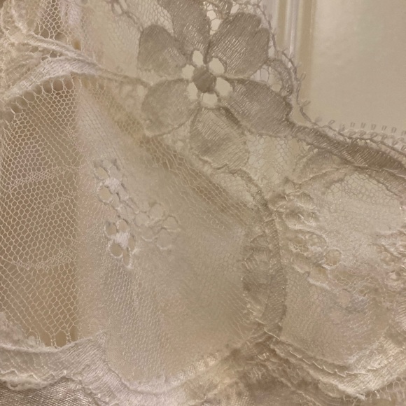 Lace trim camisole in ivory, S - Picture 2 of 3